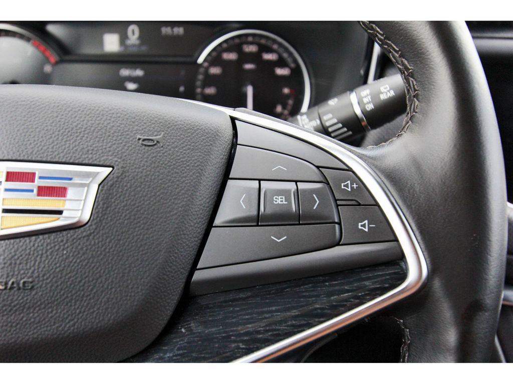 used 2023 Cadillac XT5 car, priced at $26,984
