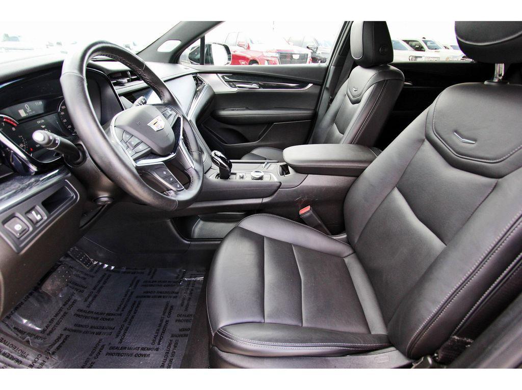 used 2023 Cadillac XT5 car, priced at $26,984