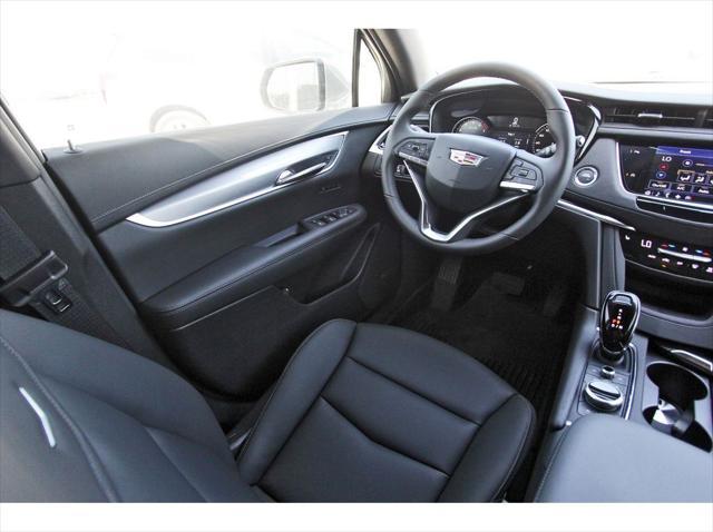 new 2025 Cadillac XT6 car, priced at $48,590