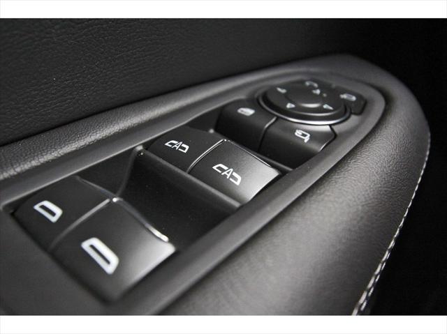 new 2025 Cadillac XT5 car, priced at $50,490