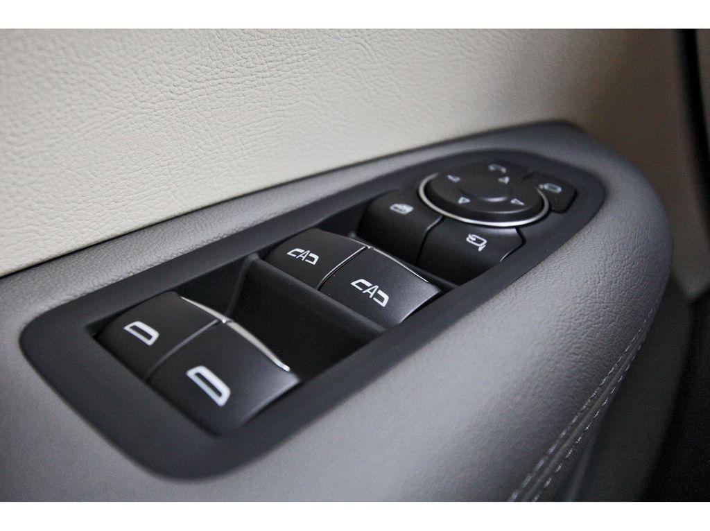 new 2025 Cadillac XT5 car, priced at $56,284