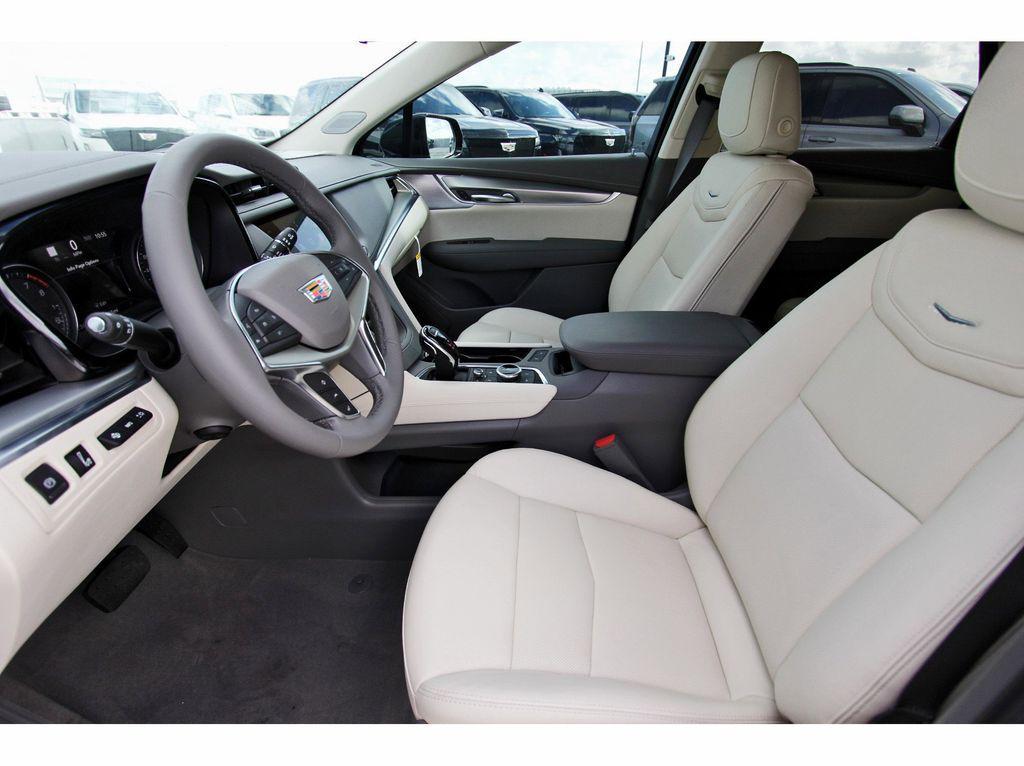 new 2025 Cadillac XT5 car, priced at $56,284