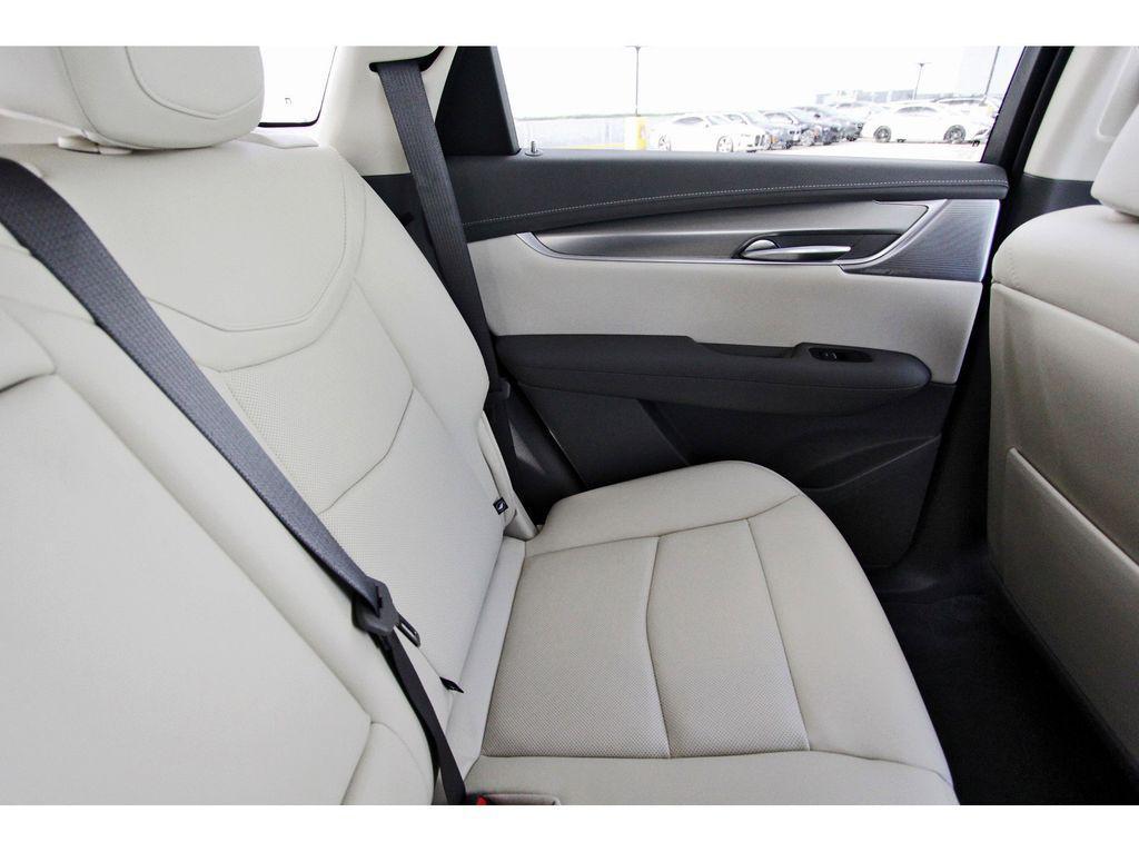 new 2025 Cadillac XT5 car, priced at $56,284