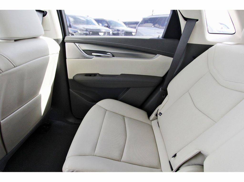 new 2025 Cadillac XT5 car, priced at $56,284