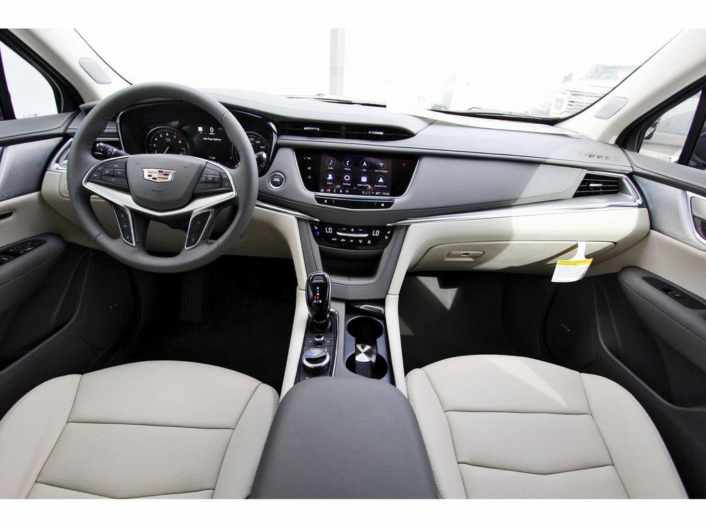 new 2025 Cadillac XT5 car, priced at $56,284