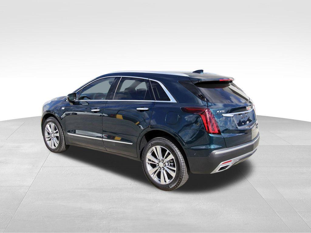 new 2025 Cadillac XT5 car, priced at $56,284