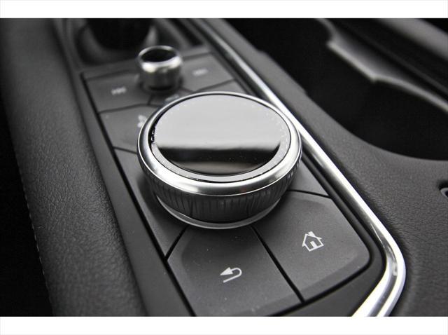 new 2025 Cadillac XT5 car, priced at $37,815