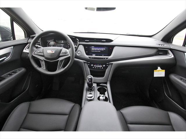 new 2025 Cadillac XT5 car, priced at $37,815
