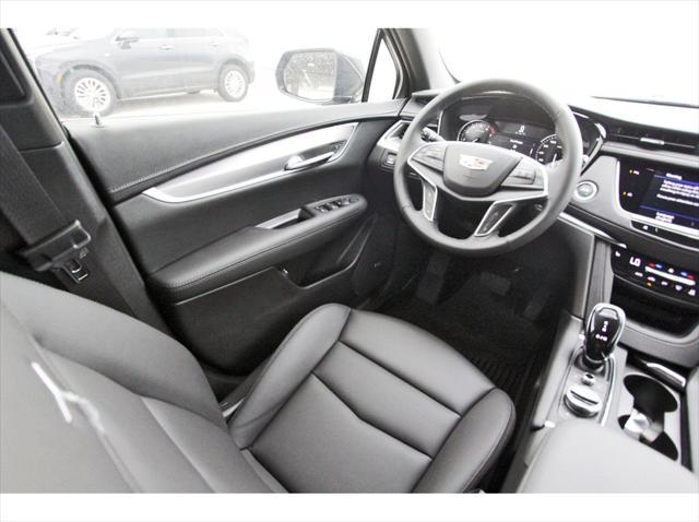 new 2025 Cadillac XT5 car, priced at $37,815