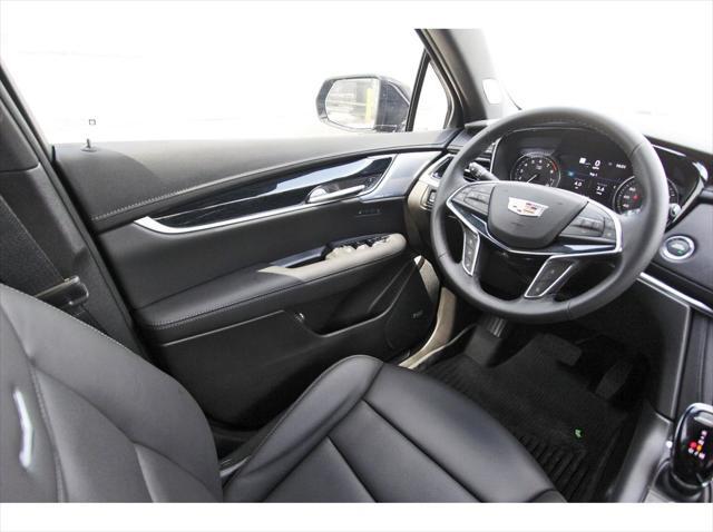 new 2025 Cadillac XT5 car, priced at $56,990
