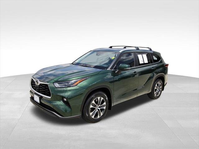 used 2023 Toyota Highlander car, priced at $37,022