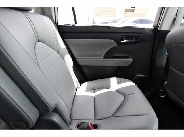 used 2023 Toyota Highlander car, priced at $37,022
