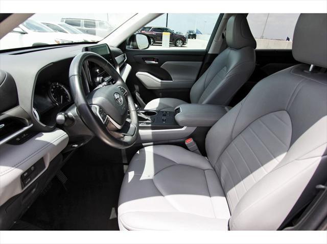 used 2023 Toyota Highlander car, priced at $37,022