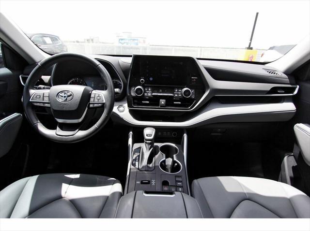 used 2023 Toyota Highlander car, priced at $37,022