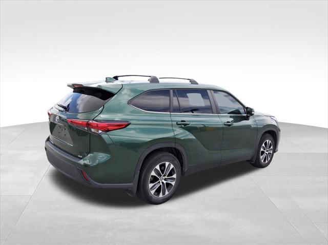 used 2023 Toyota Highlander car, priced at $37,022