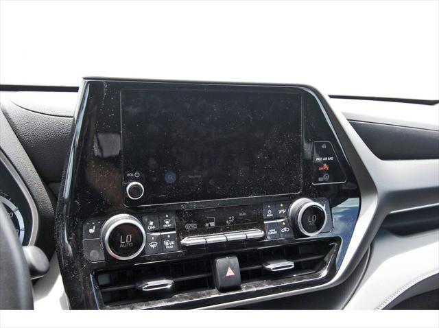 used 2023 Toyota Highlander car, priced at $37,022