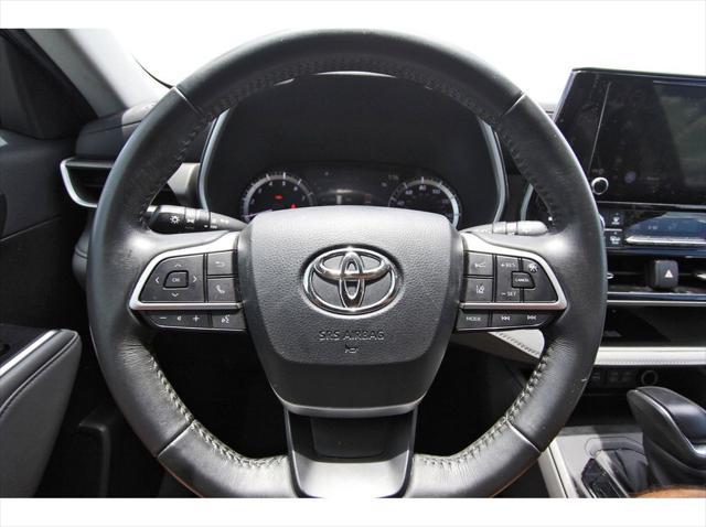 used 2023 Toyota Highlander car, priced at $37,022