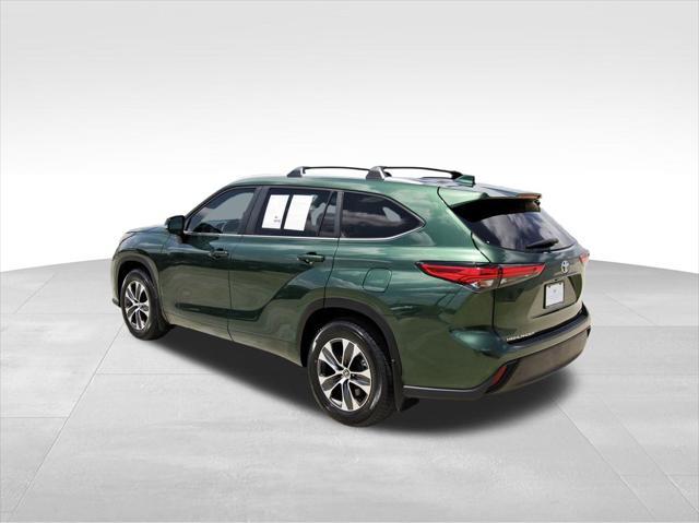 used 2023 Toyota Highlander car, priced at $37,022