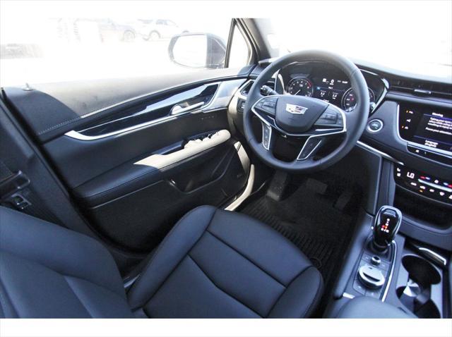 new 2025 Cadillac XT5 car, priced at $49,890