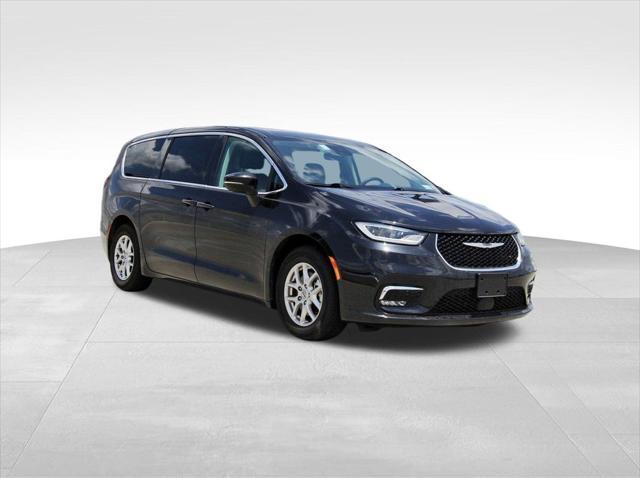 used 2023 Chrysler Pacifica car, priced at $22,991