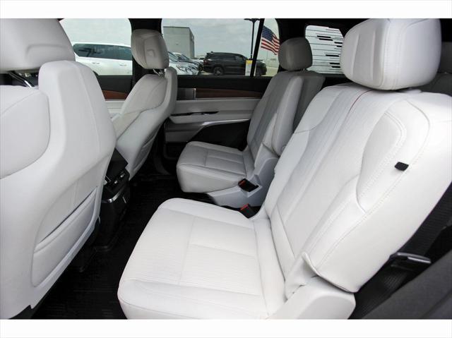 new 2026 Cadillac VISTIQ car, priced at $82,595