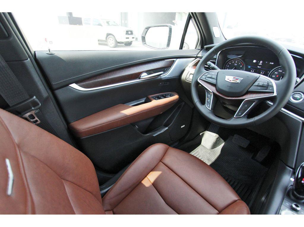 new 2025 Cadillac XT5 car, priced at $47,735