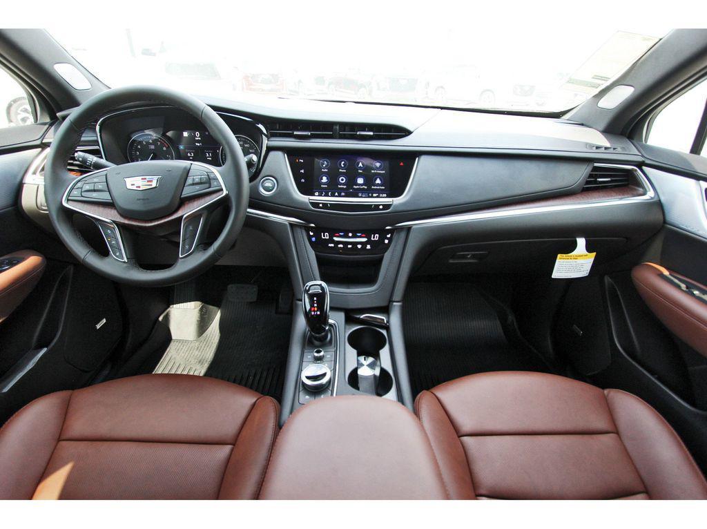 new 2025 Cadillac XT5 car, priced at $47,735