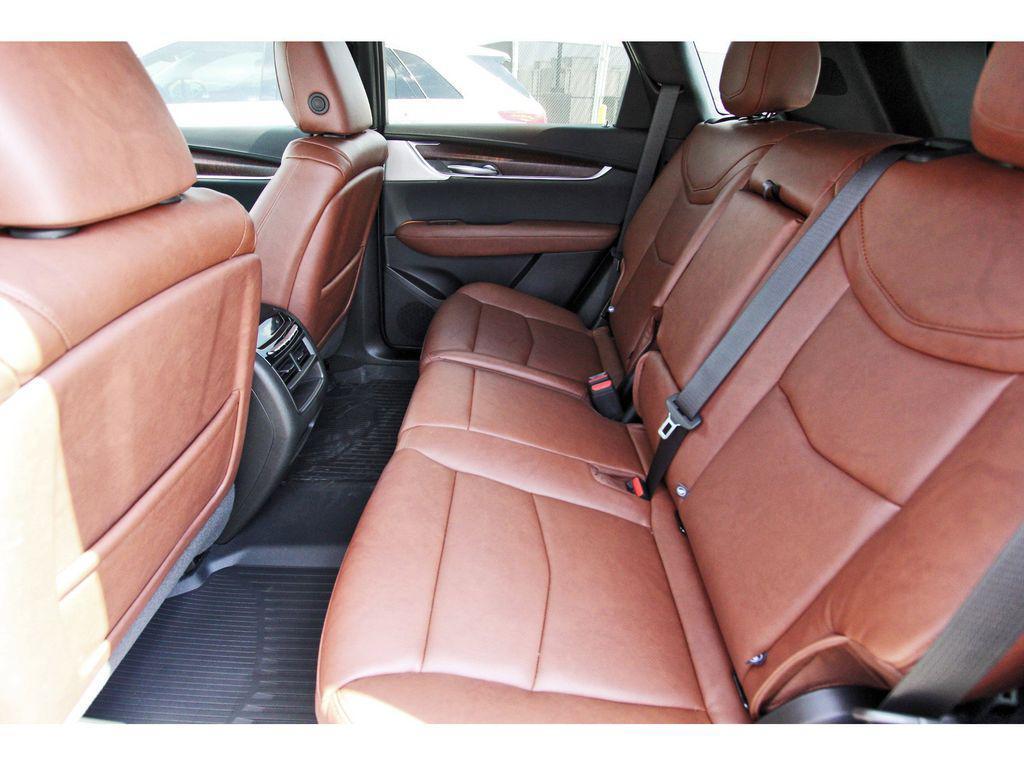 new 2025 Cadillac XT5 car, priced at $47,735