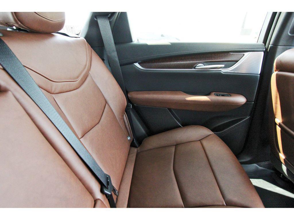 new 2025 Cadillac XT5 car, priced at $47,735