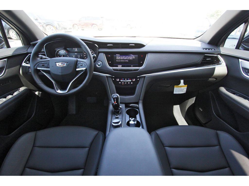 new 2025 Cadillac XT6 car, priced at $39,315