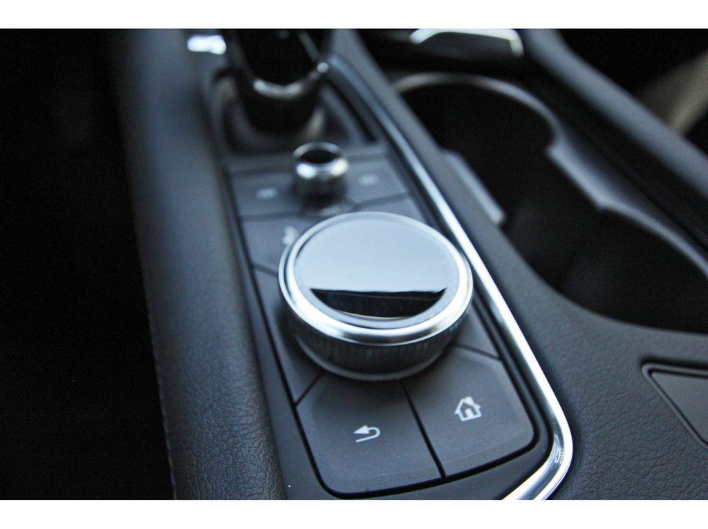 new 2025 Cadillac XT6 car, priced at $39,315