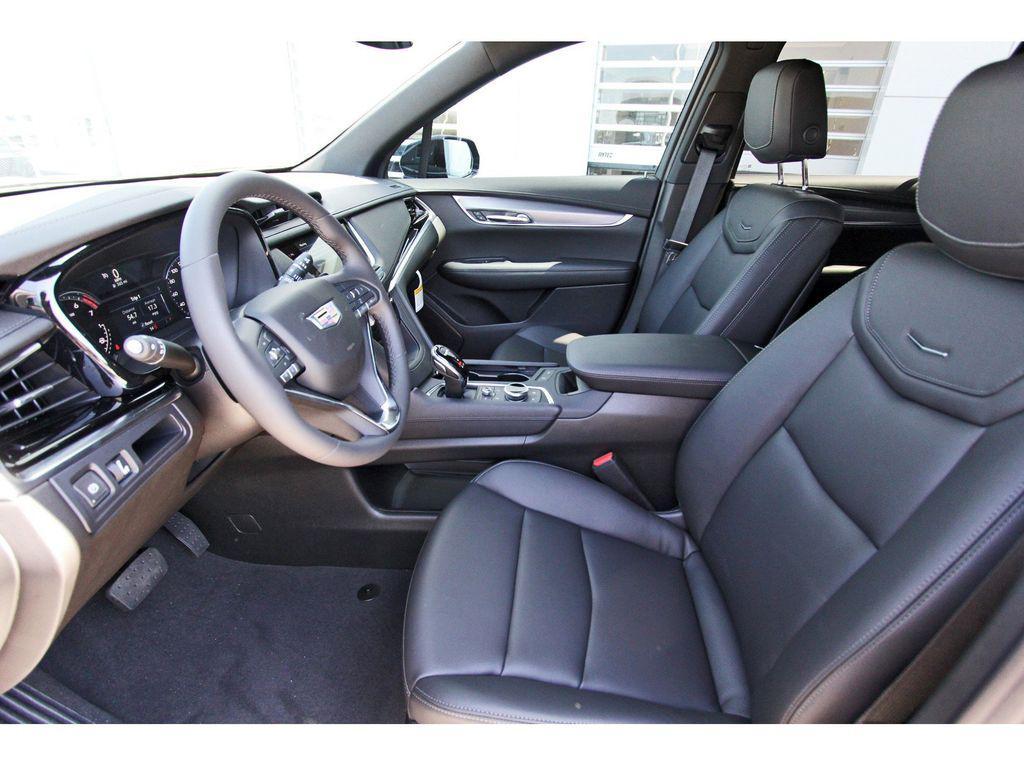 new 2025 Cadillac XT6 car, priced at $39,315