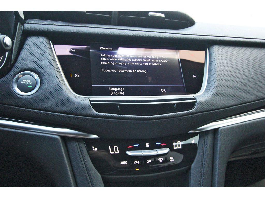 new 2025 Cadillac XT6 car, priced at $39,315