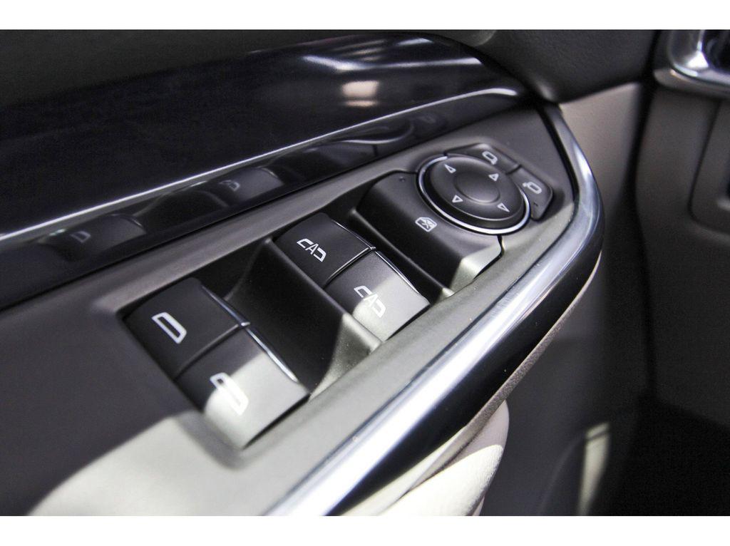 used 2023 Cadillac XT4 car, priced at $27,991
