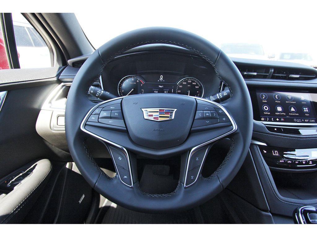 new 2025 Cadillac XT5 car, priced at $35,515