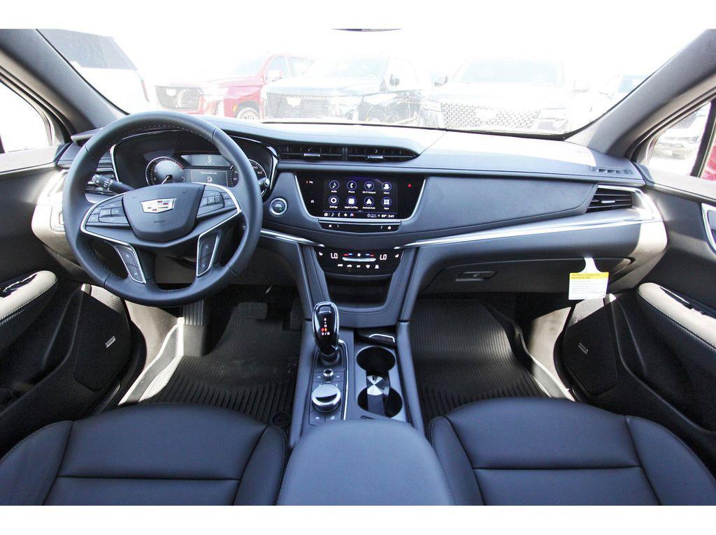 new 2025 Cadillac XT5 car, priced at $35,515