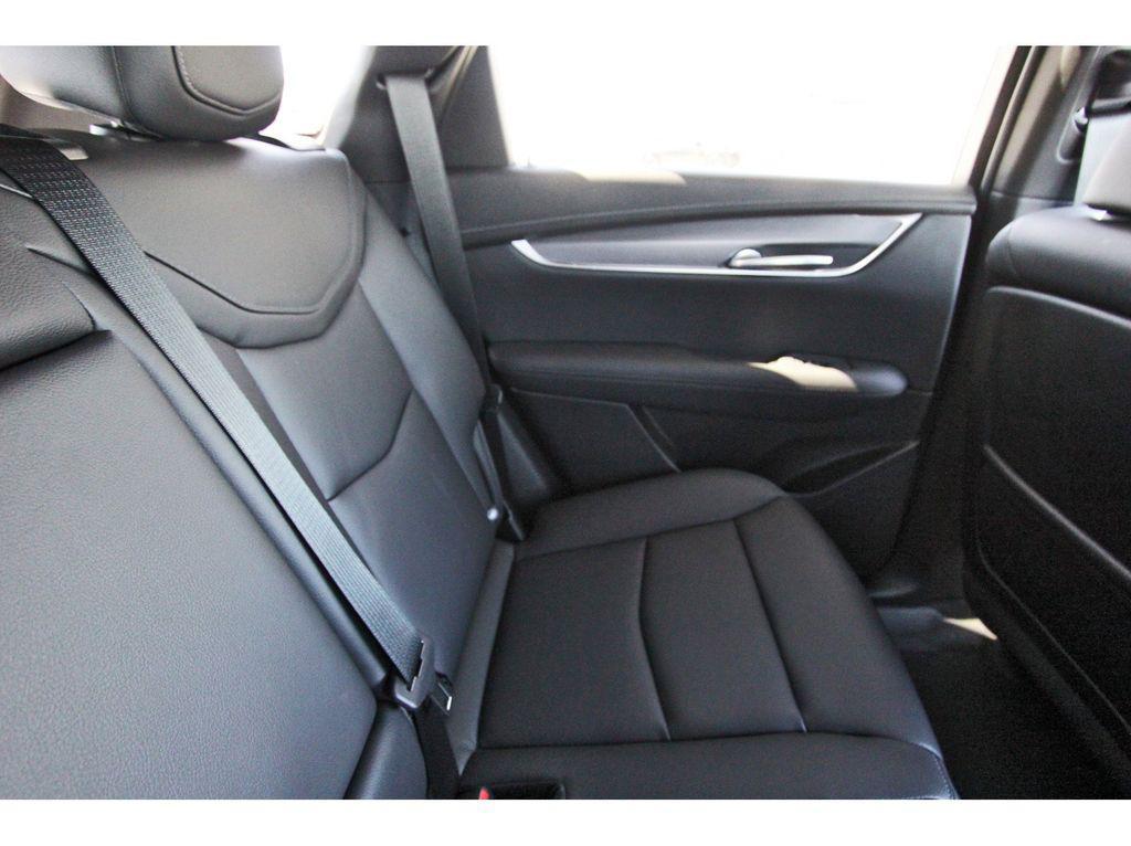 new 2025 Cadillac XT5 car, priced at $35,515