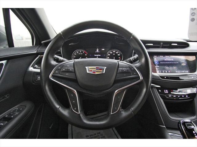 used 2022 Cadillac XT5 car, priced at $26,816