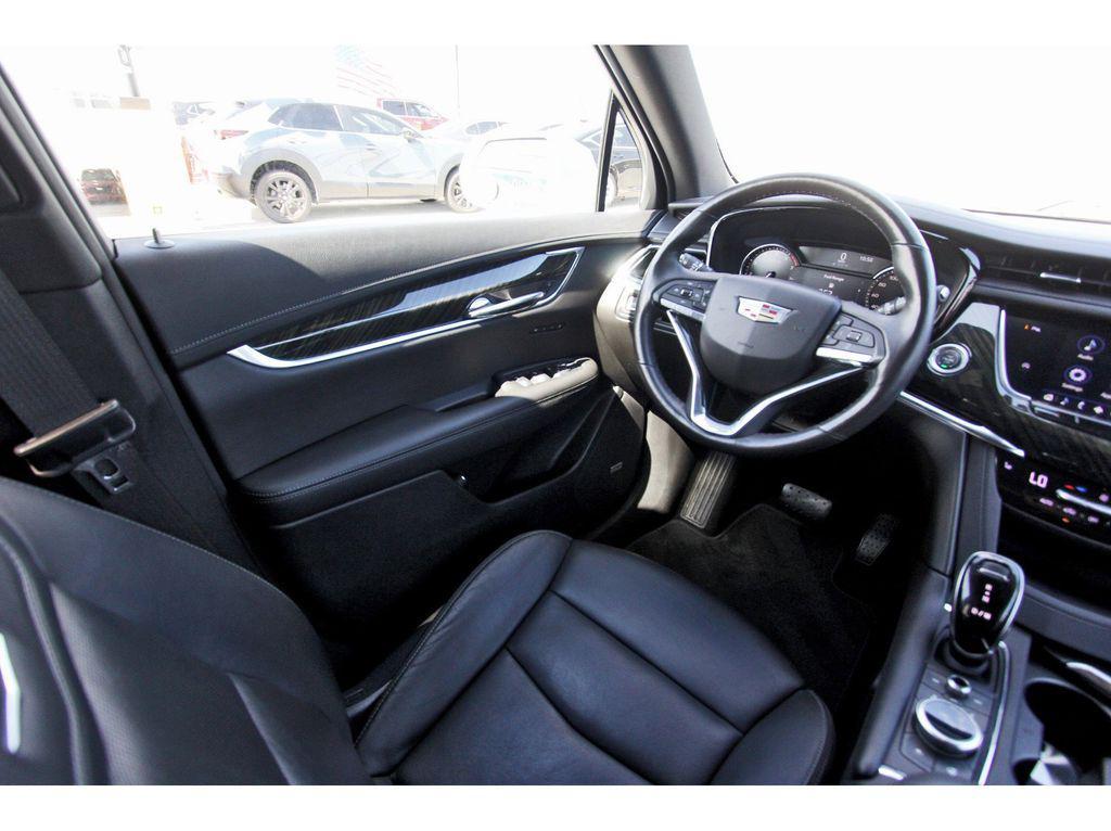 used 2020 Cadillac XT6 car, priced at $27,991