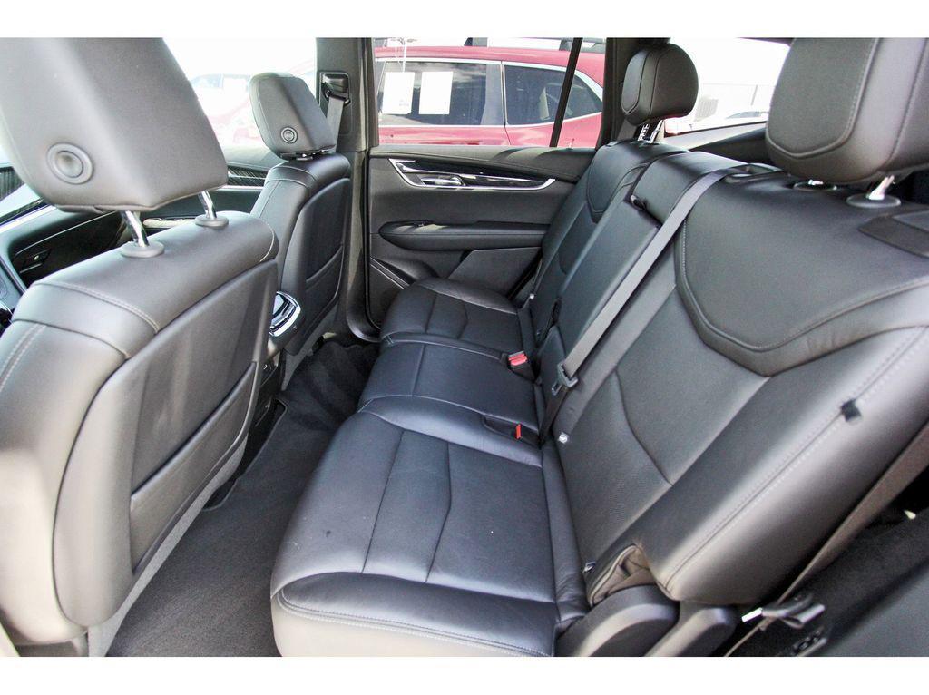 used 2020 Cadillac XT6 car, priced at $27,991