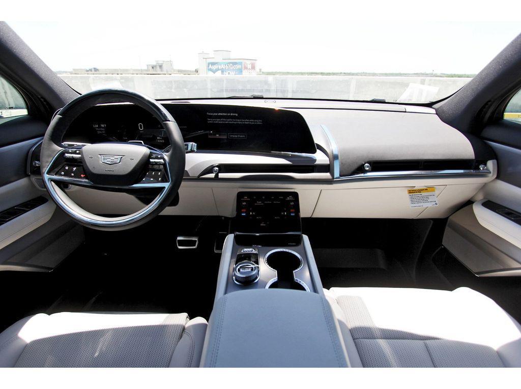 new 2026 Cadillac VISTIQ car, priced at $71,115