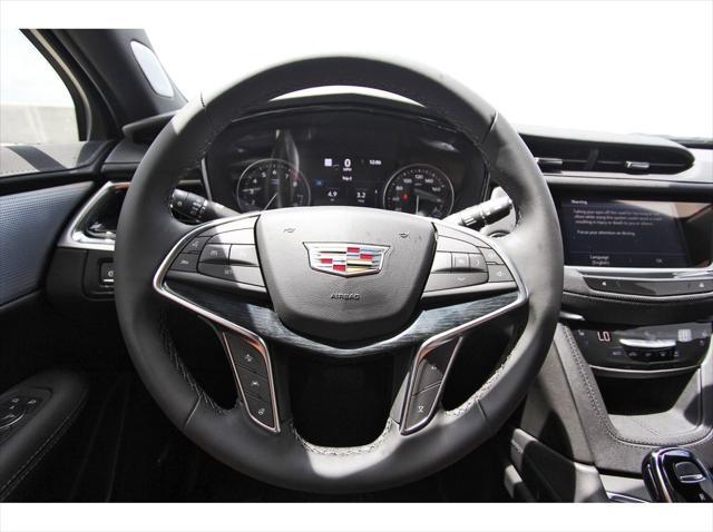 new 2025 Cadillac XT5 car, priced at $56,990