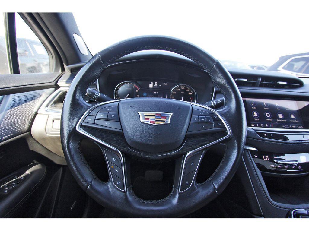used 2023 Cadillac XT5 car, priced at $28,791