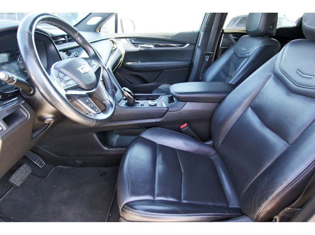 used 2023 Cadillac XT5 car, priced at $28,791