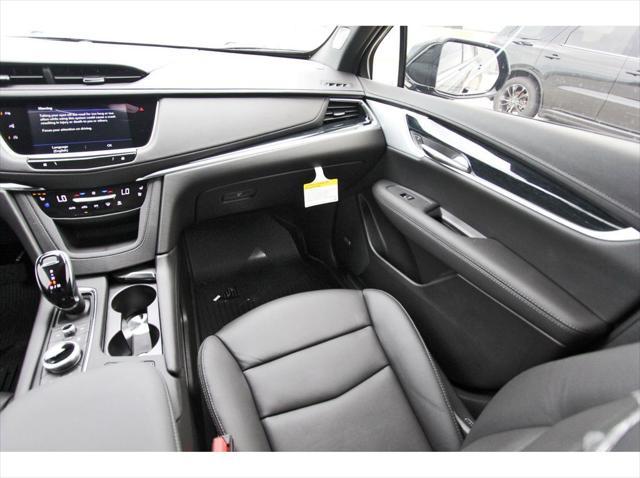 new 2025 Cadillac XT5 car, priced at $56,990