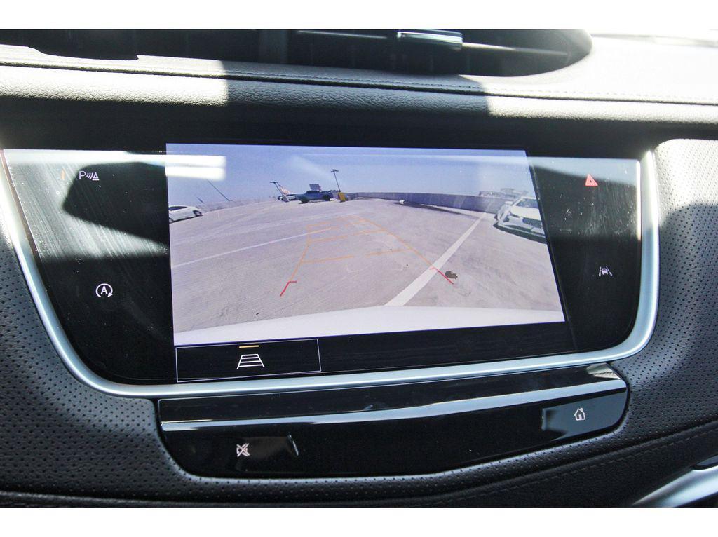 new 2025 Cadillac XT6 car, priced at $40,390