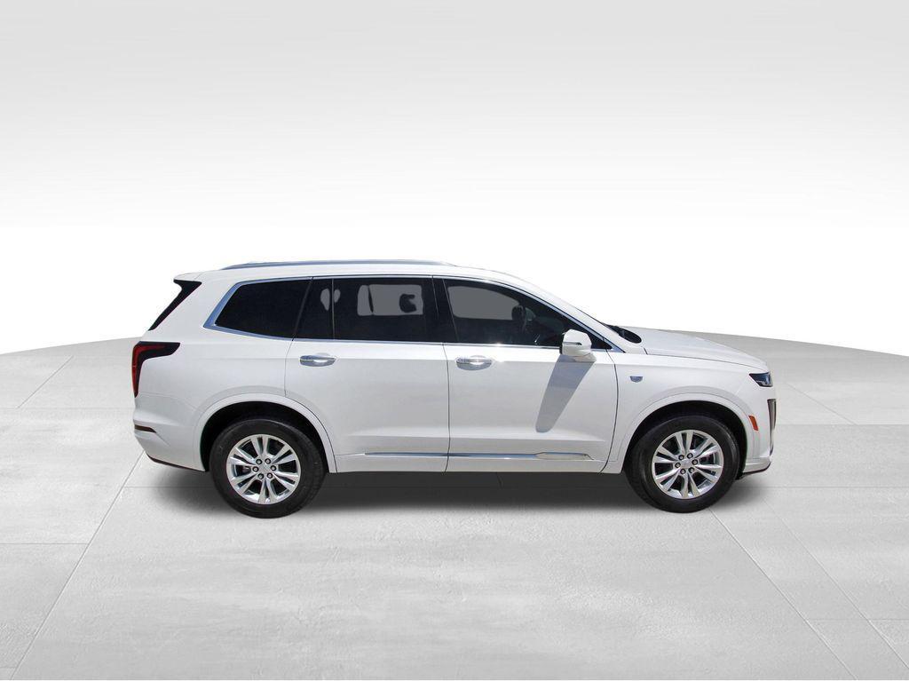 new 2025 Cadillac XT6 car, priced at $40,390