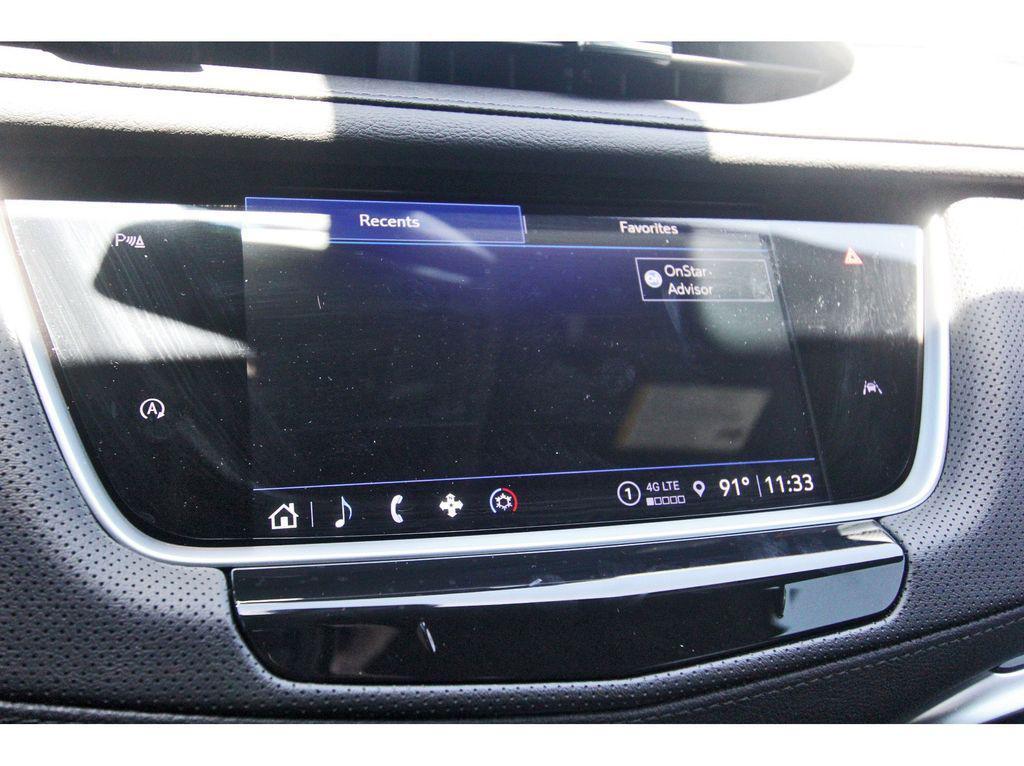 new 2025 Cadillac XT6 car, priced at $40,390