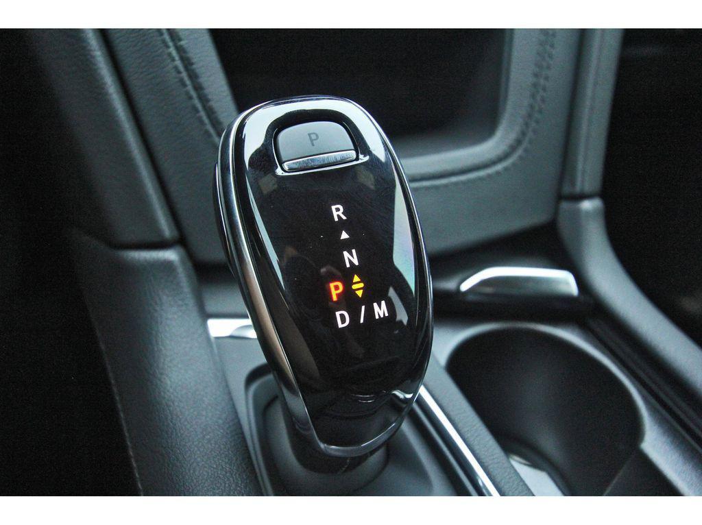 new 2025 Cadillac XT6 car, priced at $40,390