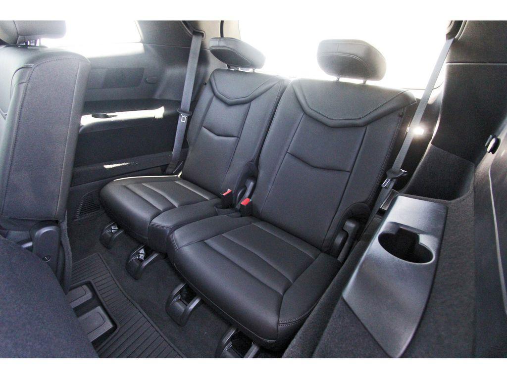 new 2025 Cadillac XT6 car, priced at $40,390